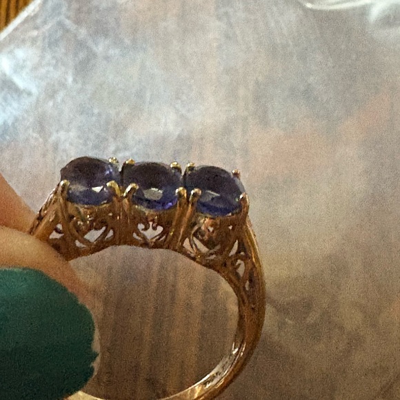Elegant Gold and Purple Women's Ring - Picture 2 of 3